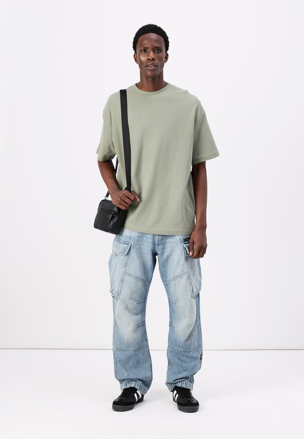Basic T-shirt - washed sage2