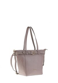 Borsa tote in pelle grigia con doppie maniglie, una tracolla removibile e un accento a cintura. Presenta una forma strutturata e una texture sottile.