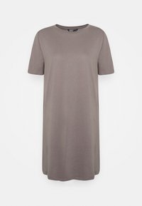 Vestito a t-shirt corto color taupe, con maniche corte, lunghezza al ginocchio, scollatura rotonda e vestibilità comoda, su sfondo bianco.