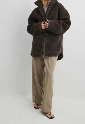 Abrigo de invierno - brown