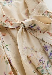 REGULAR FIT - LIGHTWEIGHT  - Chalatas - white floral