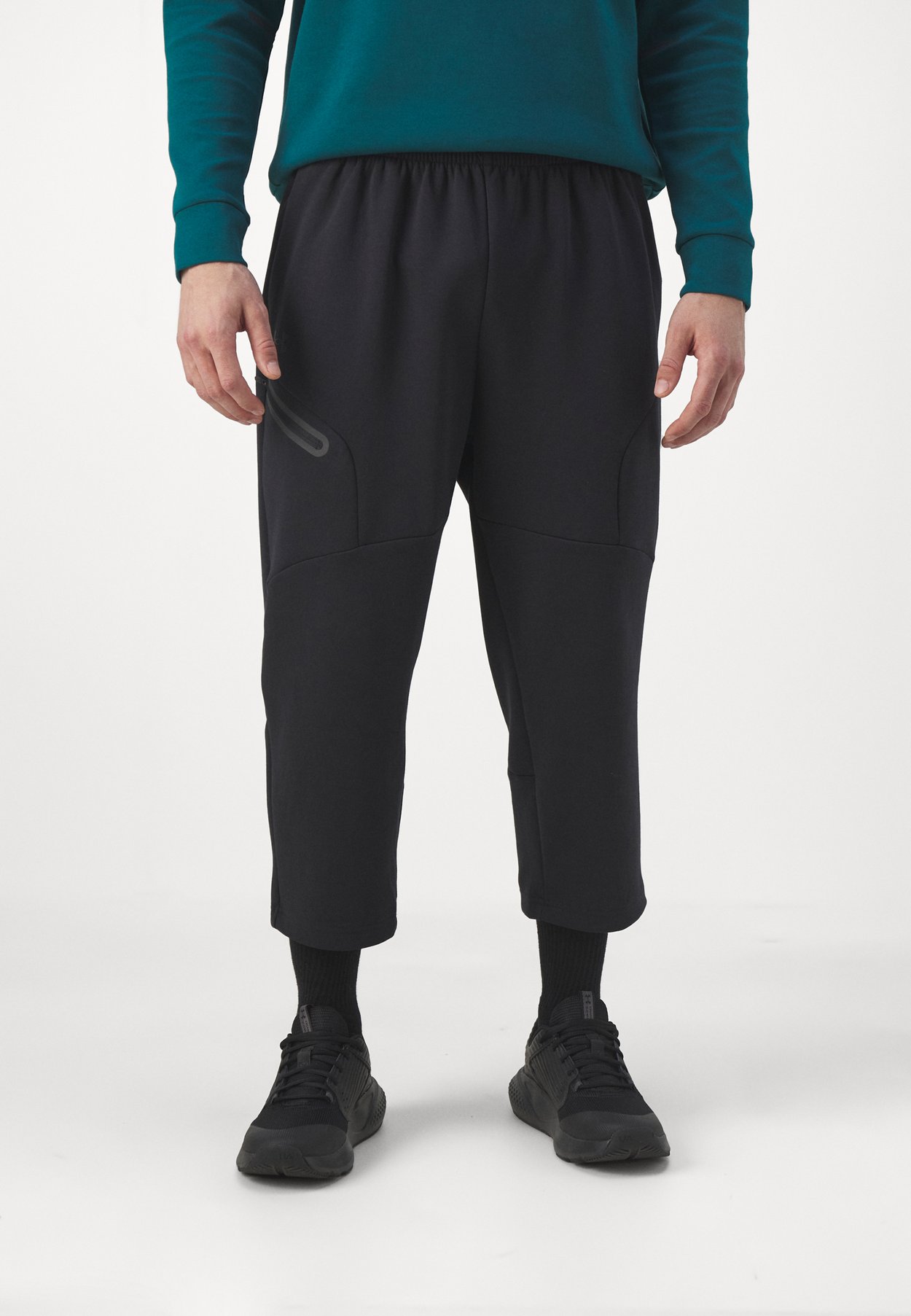 UNSTOPPABLE BAGGY CROP