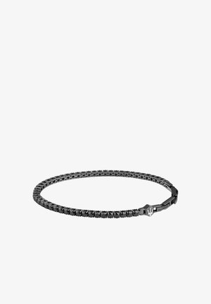 Braccialetto a catena nera con segmenti interbloccati, caratterizzato da una finitura lucida e da un gancio con un distintivo insignia.