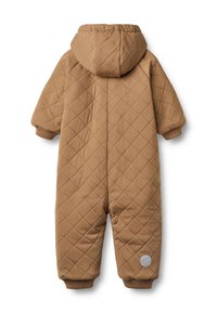 Combinaison une pièce matelassée marron avec capuche, équipée de poignets côtelés et d'un patch logo rond sur la jambe inférieure. Tissu doux et texturé.