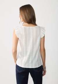 Thumbnail Image 3