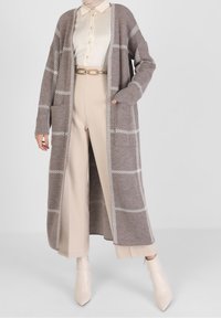 Modanisa Chaqueta de punto - grey