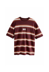 Marronstribet t-shirt med brede vandrette striber i creme og orange. Har rund hals og et lille "PROVIDENCE" tekstlogo på forsiden.