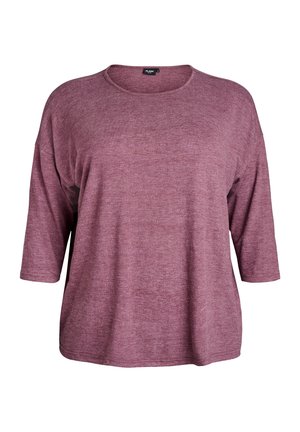 Volný top s tříčtvrtečními rukávy v tlumené mauve barvě, vyrobený z texturované pleteniny; má široký výstřih a zakřivený lem.