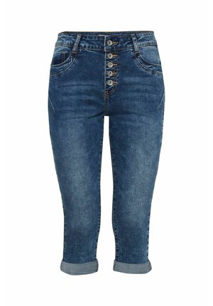 Pantalones de mezclilla en azul medio con un acabado deslavado, con una cintura alta, cierre de cinco botones y puños enrollados. Incluye dos bolsillos frontales.
