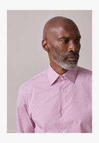 Selezionato, pink gingham