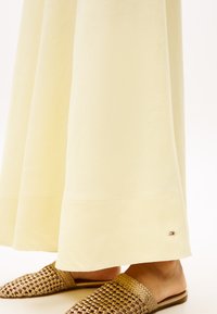 Tommy Hilfiger TANK MAXI DRESS - Maxikjole - lemon zest