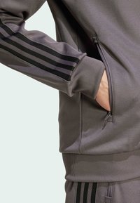adidas Originals Majica s kapuljačom i patentnim zatvaračem - grey strata   black