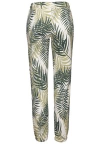 Lichte, ademende broek met een witte basis en een groen palmbladpatroon. Voorzien van een elastische tailleband en een taps toelopend ontwerp.