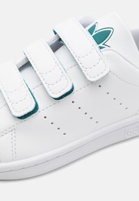 adidas Originals STAN SMITH COMFORT CLOSURE KIDS - Tenisice - footwear white/legacy teal