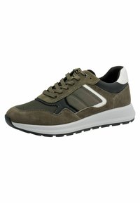 Zapatillas de ante verde oliva con detalles en cuero negro, tejido de malla, rayas laterales grises y talón blanco, con una suela blanca acolchada.