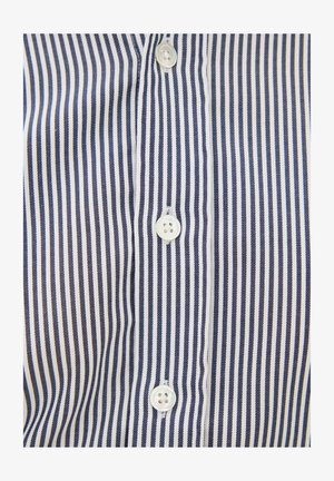 Oscar Jacobson, SLIM FIT CUT AWAY NON-IRON STRIPE - Camicia - midnight blue