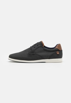 Sportieve veterschoenen - black