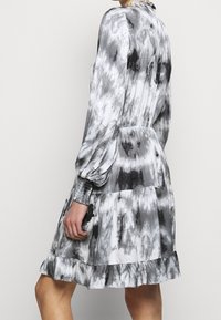 Bruuns Bazaar Robe de jour - grey