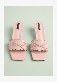 Selected, light pink