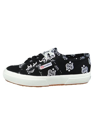 Trainers - black white