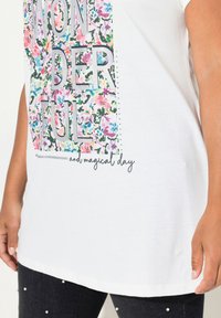 MIAMODA CREW NECK  - T-shirts print - snow white