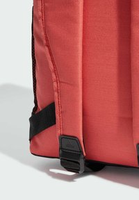 adidas Performance ESSENTIALS LINEAR - Ruksak - preloved scarlet black white