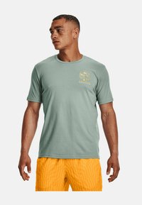 Under Armour - SHORT-SLEEVE GRAPH UA RUN GRADIENT  - Print T-shirt - opal green - 2
