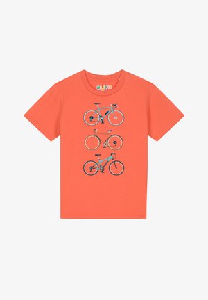 T-shirt en coton corail avec trois graphismes de bicyclettes en bleu et noir dans des styles variés : course, urbain et montagne. Manches courtes.