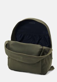 Tommy Hilfiger ESSENTIAL UNISEX - Ryggsekk - utility olive