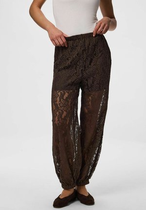 Pieces HOSE PCALINE HW BALLOON SPITZEN - Nohavice - hot fudge1