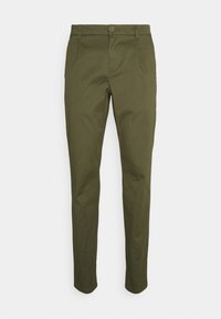 Pantaloni slim-fit di colore verde oliva, realizzati in cotone leggero, con chiusura a bottone, passanti per cintura e tasche frontali. Texture liscia, senza fantasie.