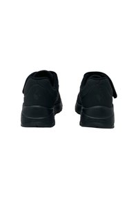 Scarpe sportive nere con una tomaia sintetica liscia, colletto imbottito, tallone testurizzato e suola in gomma leggera. Design minimalista.