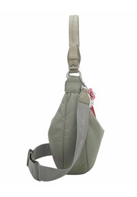 Borsa a spalla grigia con forma triangolare arrotondata, caratterizzata da un esterno in tessuto morbido, una tracolla regolabile e un pendente a forma di Hello Kitty.
