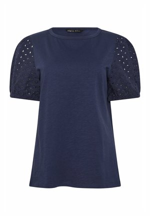 Granatowa koszula z krótkim rękawem, okrągłym dekoltem i bufkami z koronkowym wzorem.