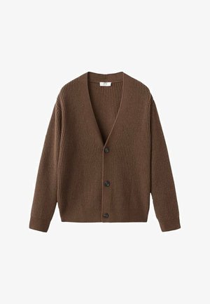 Cardigan marron à côtes, avec un décolleté en V, des manches longues et quatre boutons sur le devant. La texture est douce et tricotée, offrant une apparence chaleureuse.