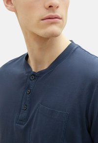 TOM TAILOR MIT STARKER WASCHUNG - T-Shirt basic - sky captain blue