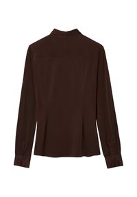 Camicia marrone a maniche lunghe con colletto, tessuto liscio, orlo curvo e polsini con bottoni. Presenta una cucitura centrale sulla schiena e nessun motivo visibile.