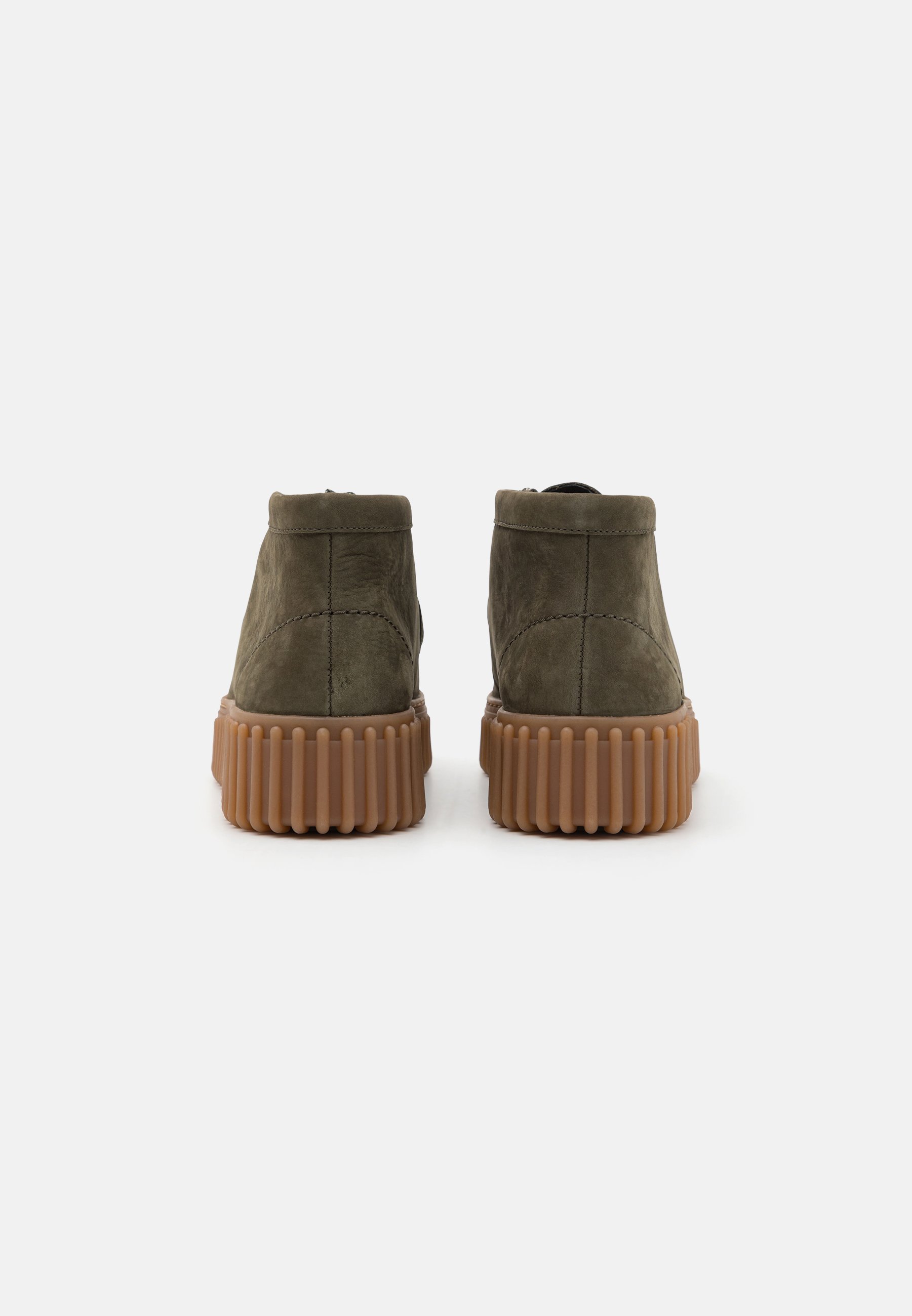 Clarks Torhill Moss ダークグリーンヌバック Mens Clarks Torhill Tor Chukka Boot - Green Camouflage