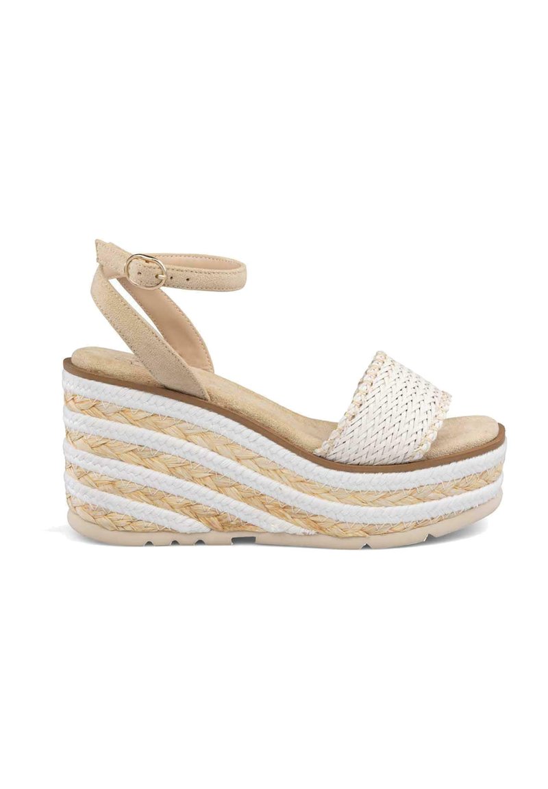 Zapatillas de esparto blancas trenzadas con una correa al tobillo beige, plantilla texturizada y una suela de plataforma de yute trenzado en múltiples capas.