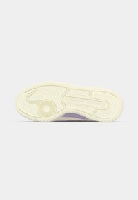 adidas Originals FORUM2000 - Tossud - off white/powder plum