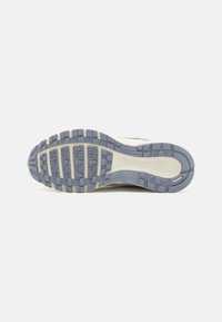 Nike Sportswear P-6000 ITS - Trainers - light bone/platinum violet/cement grey/platinum violet/life lime