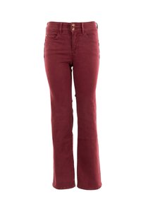 Jeans acampanados de mezcla de algodón rojos con una cintura de media altura, cinco bolsillos y dos botones frontales. Textura suave con un minimalismo en los detalles.