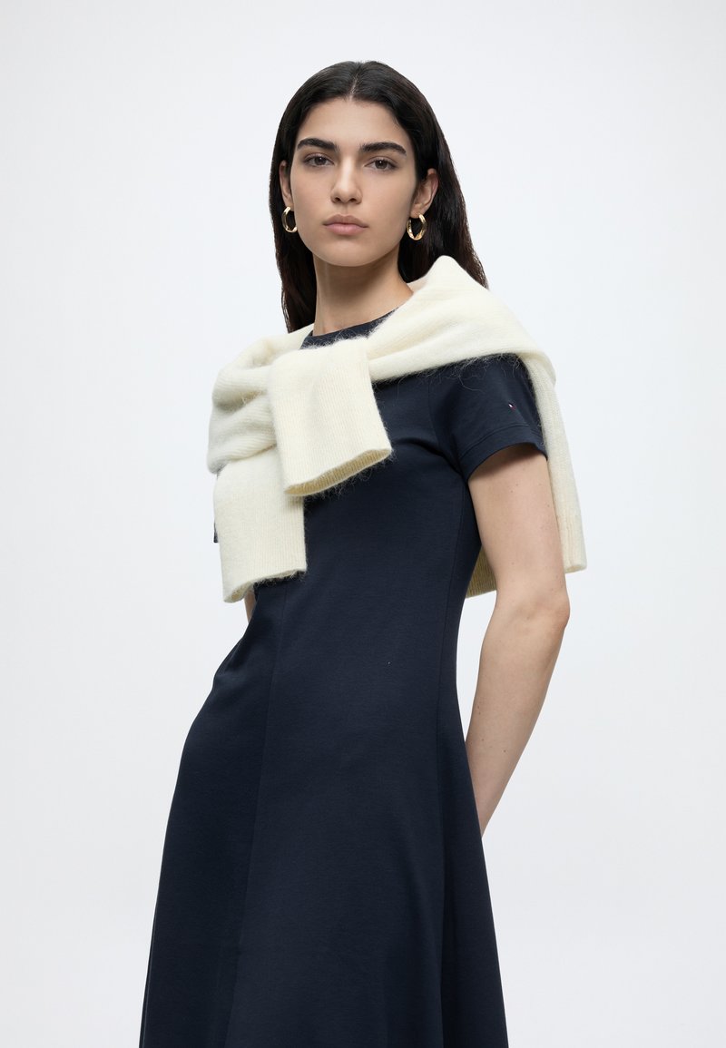 Tommy Hilfiger INTERLOCK KNIT MIDI FIT AND FLARE DRESS - Jersey dress - dark night navy/dark blue - Zalando.ie Tommy Hilfiger INTERLOCK KNIT MIDI FIT AND FLARE DRESS - Jersey dress - dark night navy/dark blue - Zalando.ie