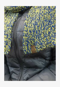Valgt, yellow blue
