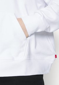 Levi's® Plus GRAPHIC HOODIE RAINBOW GRADIENT - Camisola - white