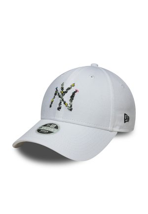 Casquette de baseball blanche avec un motif floral multicolore brodé formant des lettres stylisées à l'avant, logo noir sur le côté et visière courbée.