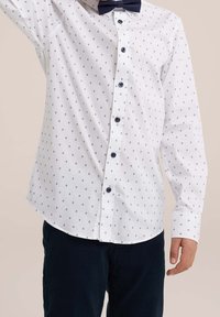 WE Fashion Vapaa-ajan kauluspaita - weiß