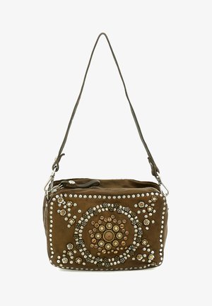 Borsa a tracolla in camoscio marrone con decorazioni circolari e floreali di strass, chiusura con cerniera e tracolla regolabile con fibbie in metallo.