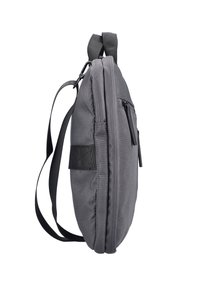 Schlanker grauer Stoff-Rucksack mit zwei Reißverschlussfächern, verstellbaren Schultergurten und einem schwarzen Stoffgriff vor einem weißen Hintergrund.