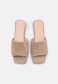 Marc O'Polo AINA - Pantolette flach - dusty earth